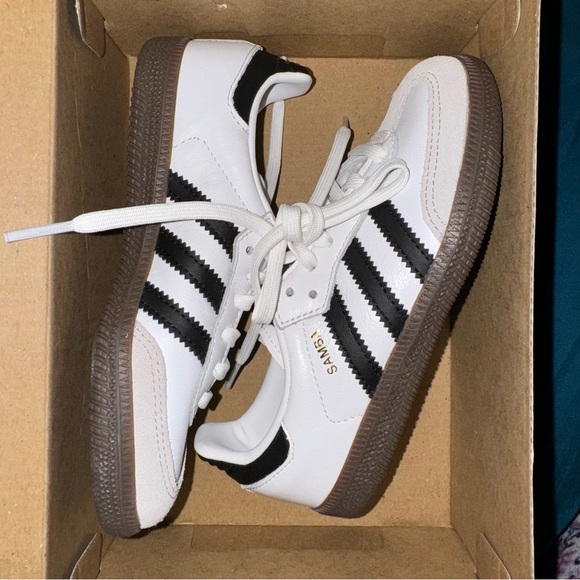 Adidas Samba in a size 12 kids - Picture 1 of 2